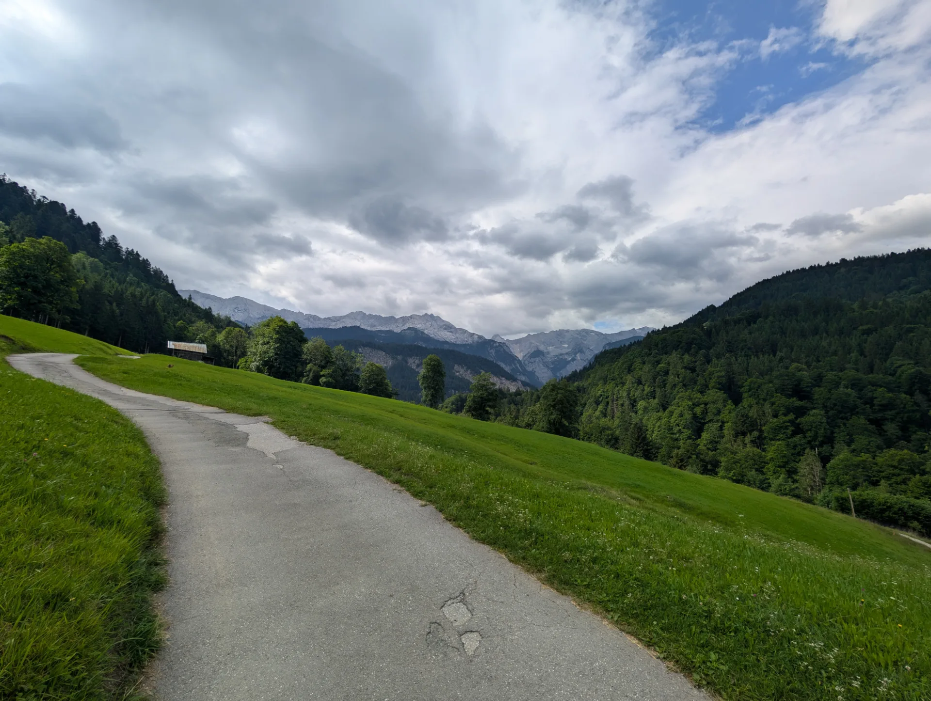Hiking path with a view of the Wetterstein massif